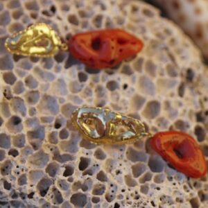 Coral and gold earrings ”CLOSED CIRCLE” – corallo mediterraneo- gold and coral earrings- Mediterranean coral- Italian coral earrings