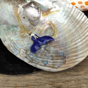 Pendant ”FLUKE” whale tail in lapis lazuli and silver – 02- lapis lazuli and gold- Marine pendant- nautical necklace- pendant for man and woman